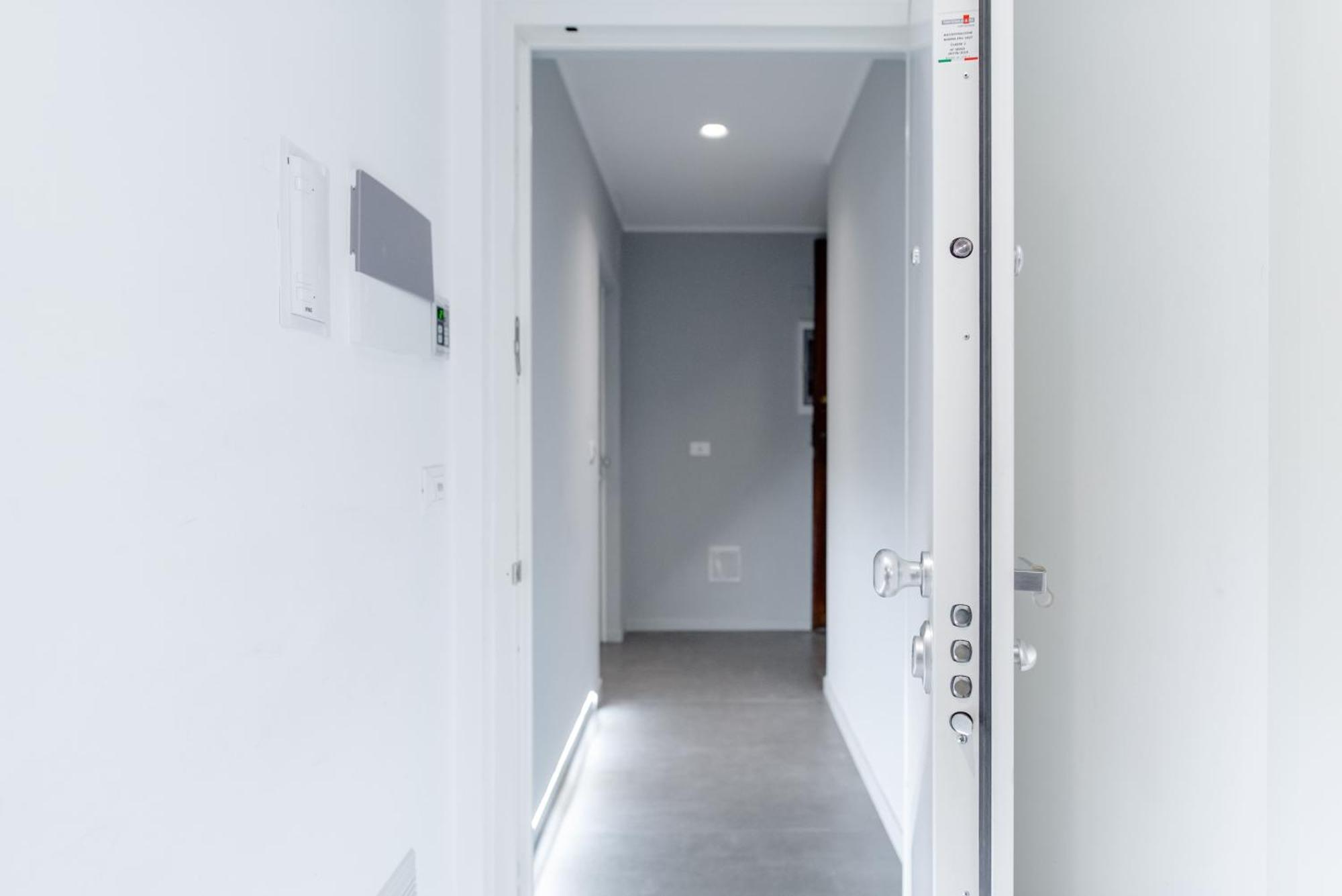 Suite & Queen Apartments Турин Екстер'єр фото